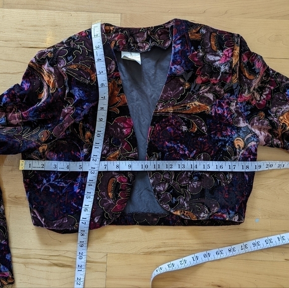 VINTAGE 80s Velour floral textured Cropped Jacket Black burgundy size Small @E - Picture 7 of 8